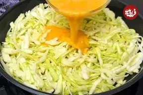 ببینید| طرز تهیه یک غذای جدید با کلم سبز و تخم مرغ