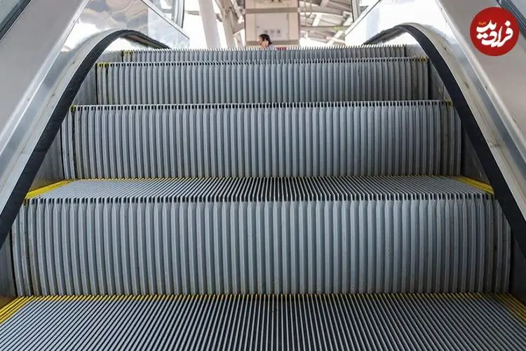 ببینید؛ حادثه عجیب روی پله‌برقی در دانشگاه بنگلادش