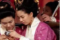 عکس| سفر زمان؛ «بانو سویا» (سریال جومونگ) در 44 سالگی در جلسه با رئیس زندان