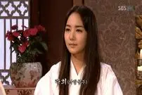 عکس| سفر زمان؛ «پرنسس لاهی» (سریال جومونگ 3) در 39 سالگی با سگش در کافه