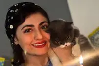 عکس| سفر زمان؛ چهرۀ «انیس» (سریال سوجان) با چادرنماز در مسجد نصیرالملک