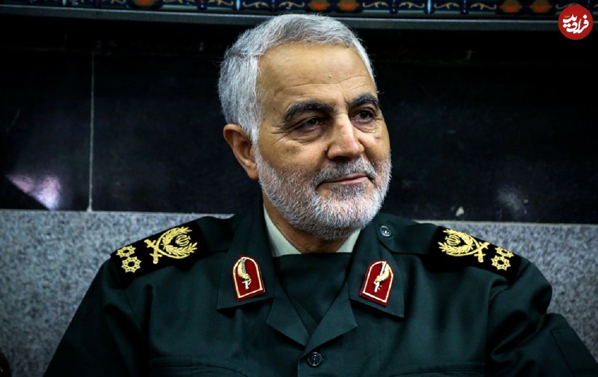 عکس؛ سفر در زمان؛ «سردار سلیمانی، سرلشکر رحیم صفوی و سرلشکر موسوی» در یک مراسم؛ دهه 90