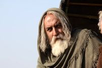 عکس؛ سفر به تاریخ؛ بازیگر نقش «سلمان فارسی» در کنار «عباس کیارستمی» در سوییس؛ دهۀ 60