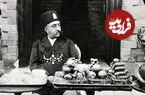 عکس| سفر زمان؛ مظفرالدین شاه قاجار در حال نگاه کردن با «تلسکوپ» در حیاط قصر