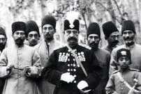 عکس| سفر زمان؛ ناصرالدین شاه در حال «پلوخوری» و گوش دادن به صحبت‌های درباریان