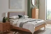 ۵ شغل بسیار عجیب و غریب در دنیا؛ از خوابیدن تا تماشای خشک شدن رنگ!