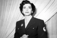 سفر در زمان؛ یادداشت‌های علم، شنبه ۲ تیر ۱۳۵۲: شمس تعریف کرد «یک وقتی رفتم پیش بابا گفتم، من می‌خواهم زنده نباشم و بمیرم؛ ایشان شروع به گریه کرد و گفت چرا تو بمیری؟ کاش من برای تو بمیرم»