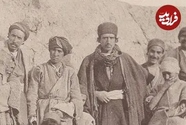 عکس| سفر زمان؛ گروهی از جوانان کرد در «صحنه کرمانشاه» در دوران قاجار