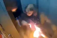 ببینید| انفجار یک پاوربانک، آسانسور را به اتاق وحشت تبدیل کرد