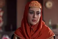 عکس| سفر زمان؛ تیپ و چهرۀ «گلنار سریال گیلدخت» 2 سال قبل روی صحنه تئاتر