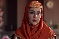 عکس| سفر زمان؛ تیپ و چهرۀ «گلنار سریال گیلدخت» 2 سال قبل روی صحنه تئاتر
