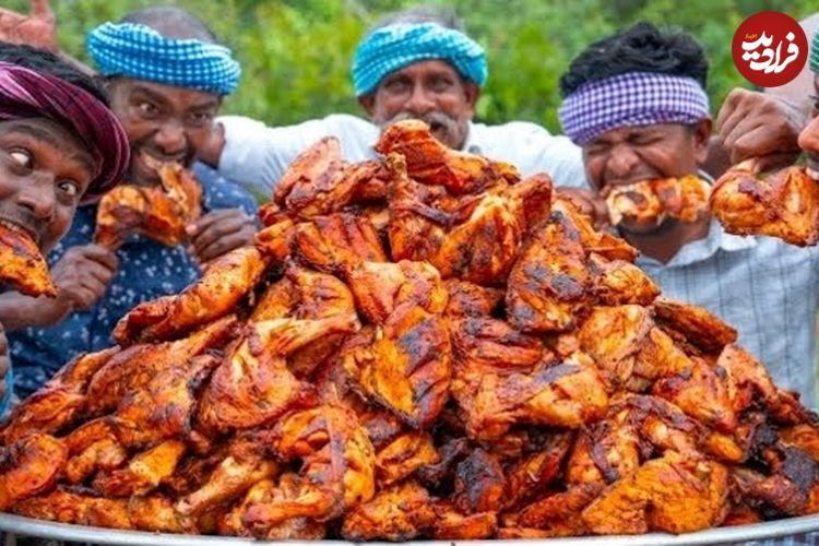 ببینید؛ غذای روستایی در هند؛ کباب مرغ به روش پدر و پسران مشهور هندی