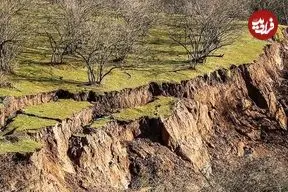 ببینید| رانش زمین یه واحد تجاری را مدفون کرد