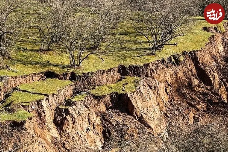 ببینید| رانش زمین یه واحد تجاری را مدفون کرد