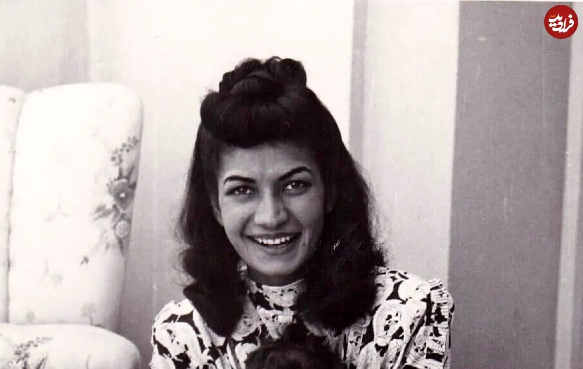 عکس| سفر در زمان؛ «فوزیه ملکه مصری ایران و اشرف پهلوی» در فرودگاه؛ سال 1320