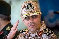 عکس؛ سفر به تاریخ؛ «سرلشکر باقری» در مراسم ترحیم همسر «امیر صالحی، فرمانده سابق ارتش»؛ سال 1395