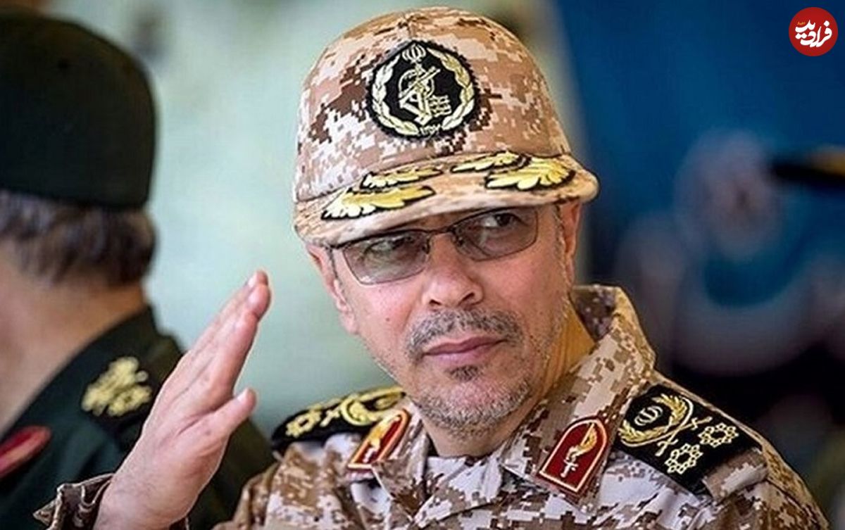 عکس؛ سفر به تاریخ؛ «سرلشکر باقری» در مراسم ترحیم همسر «امیر صالحی، فرمانده سابق ارتش»؛ سال 1395