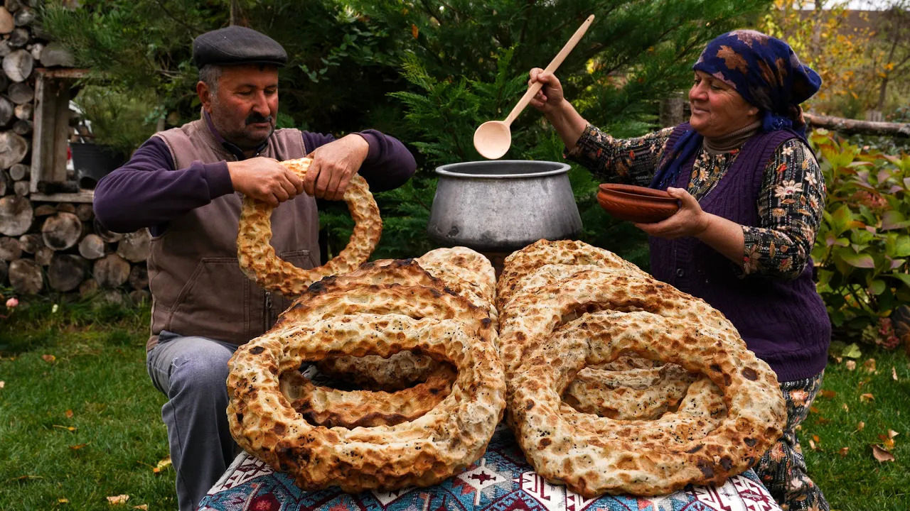 (ویدئو) فرآیند پخت نان سنگک ترکی به روش زوج روستایی آذربایجانی 