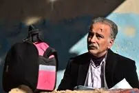 (عکس) بازیگر نقش عمو خلیل در سریال نون خ و نجلا در یک قاب متفاوت