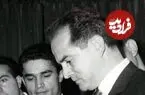 عکس| سفر در زمان؛ مقامات وزارت فرهنگ در حال بازدید از کتاب های درسی؛ دهه 1340