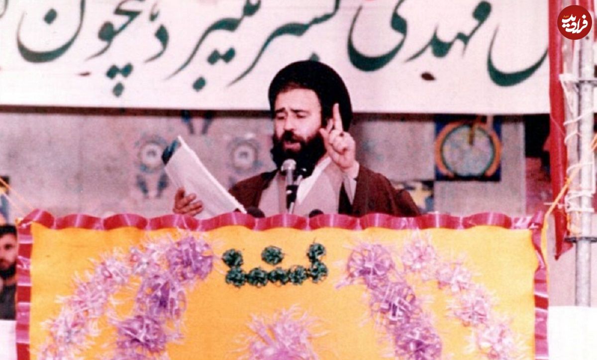 عکس؛ سفر در زمان؛ «سیداحمد خمینی در کنار سیدحسین خمینی» در منزل شخصی اش؛ دهه 60