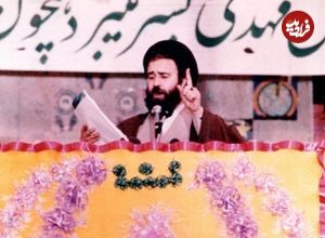 عکس؛ سفر در زمان؛ «سیداحمد خمینی در کنار سیدحسین خمینی» در منزل شخصی اش؛ دهه 60