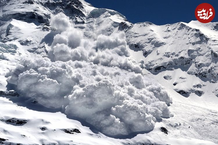سقوط بهمن قربانی گرفت