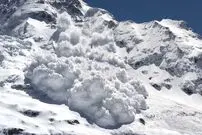 سقوط بهمن قربانی گرفت