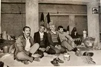 عکس| سفر به تهران قدیم؛ پناهگاه زیرزمینی در تهران؛ سال ۱۳۶۶