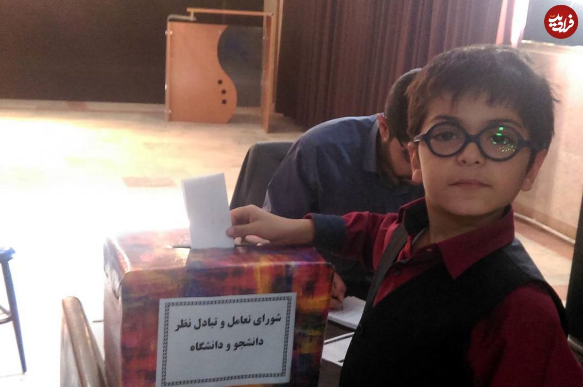 عکس| سفر در زمان؛ «جواد جوادیِ خردسال» در پشت صحنه «سریال بچه مهندس 1»