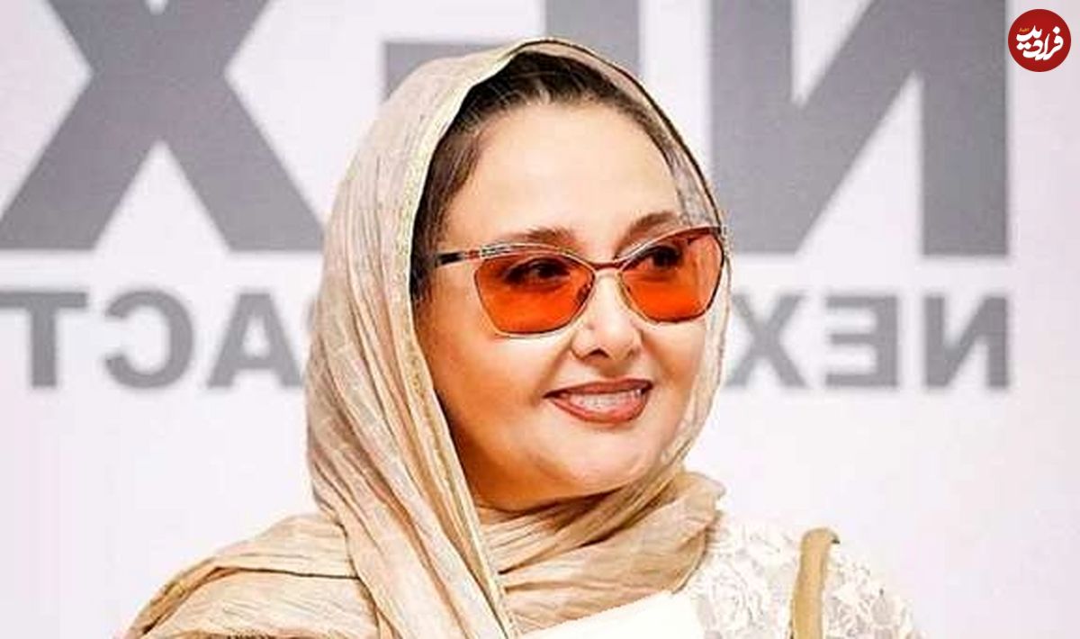 عکس| سفر زمان؛ «کتایون ریاحی» و برادرش «علیرضا ریاحی» در یک سفر تفریحی در رستوران ساحلی