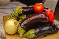 (ویدئو) این غذای خوشمزه و ساده را با 2 کیلوگرم بادمجان در خانه طبخ کنید