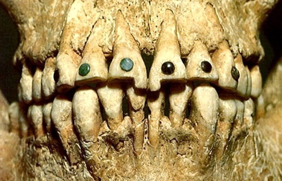 (تصاویر) کشف سرهای قطع‌شده و جواهر‌اندود 1000ساله در مکزیک