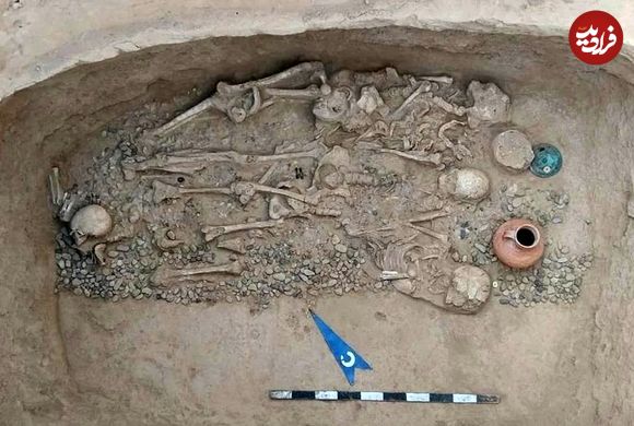 گنج گوشواره‌های طلای 2 هزارساله از یک مقبره در «ترکستان» بیرون آمد