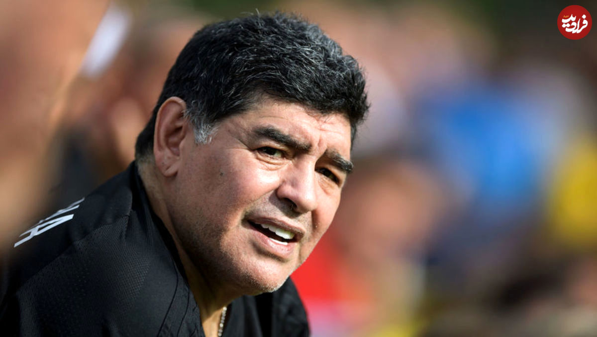 عکس| سفر در زمان؛ «دیگو مارادونا» در 23 سالگی و در جمع هواداران اش؛ سال 1359