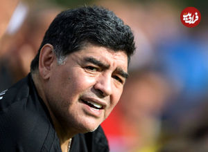 عکس| سفر در زمان؛ «دیگو مارادونا» در 23 سالگی و در جمع هواداران اش؛ سال 1359