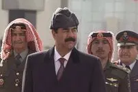 عکس| سفر در تاریخ؛ «ملک حسین، پادشاه اردن» در حال قدم زدن با «صدام»؛ سال 1369