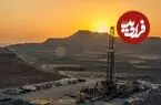 عکس| سفر زمان؛ حمل «دکل نفتی» با کامیون در بیابان‌های قم؛ سال 1330