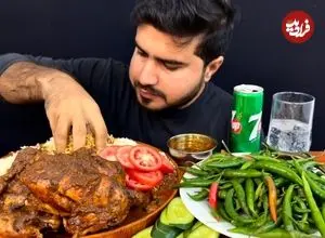 ببینید| غذا خوردن با صدا؛ خوردن 3 کیلو چلو مرغ کاری به روش جوان مشهور پاکستانی