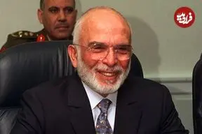 عکس| سفر در زمان؛ «ملک حسین، پادشاه اردن» در کنار یک هلیکوپتر در امان؛ سال 1351