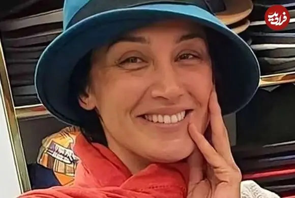 عکس| سفر زمان؛ تیپ و چهرۀ «هدیه تهرانی» بعد از گرفتن یک جایزه؛ 23 سال قبل