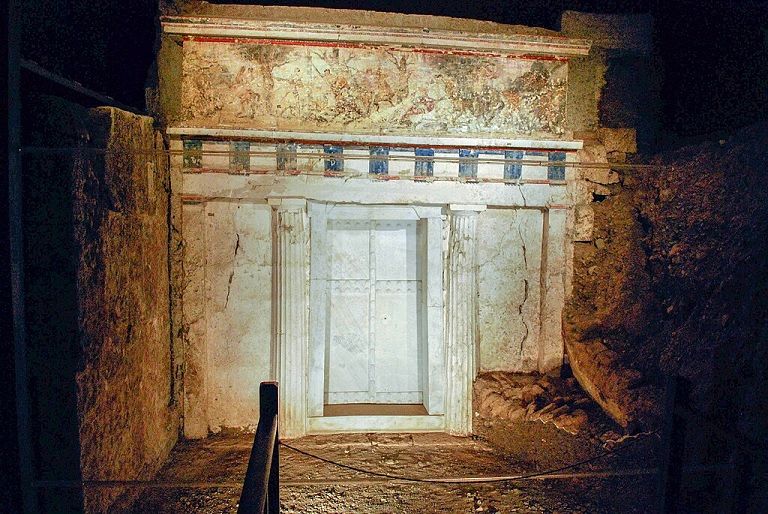 (تصاویر) کشف استخوان‌های پدر اسکندر کبیر در یونان