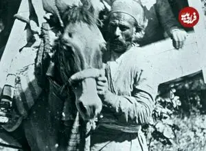 عکس| سفر به ایران قدیم؛ تصویری از «سفر با کجاوه» در ایران دوران قاجار