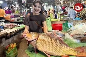 ببینید| غذای روستایی در کامبوج؛ طبخ غذا با ماهی طلایی بزرگ و به 2 روش