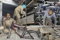 ببینید| مراحل دیدنی تولید دستی دوچرخه کوهستان در کارگاهی در پاکستان