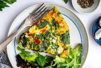 طرز تهیه کوکو سیب زمینی و اسفناج؛ شام فوری و مقوی
