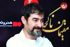 عکس| سفر زمان؛ چهرۀ «شهاب حسینی» 28 ساله وقتی مجری تلویزیون بود