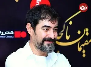 عکس| سفر زمان؛ چهرۀ «شهاب حسینی» 28 ساله وقتی مجری تلویزیون بود