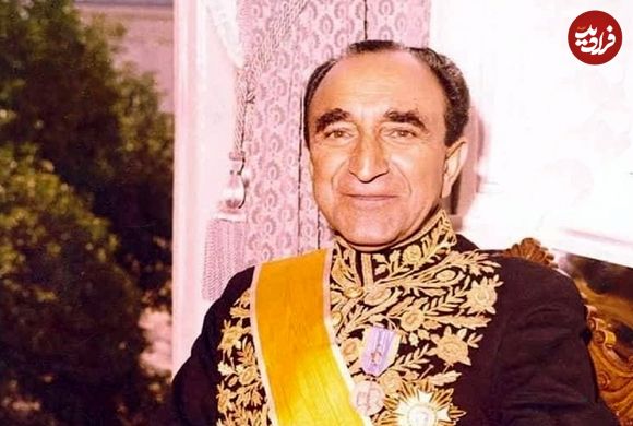 عکس| سفر در تاریخ؛ «اسدالله علم» در حال قدم زدن با «محمدرضا پهلوی»؛ دهه 40