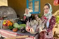 ببینید| غذای روستایی در ایران؛ پخت مرغ شکم پر در طبیعت کوهستانی روستا